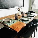 Daire Altstadtnest - Stadtzentrum! Grosses & Stylisches Mit Boxspringbett & Smart-tv *