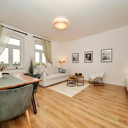 아파트 Altstadtnest - Stadtzentrum! Grosses & Stylisches Mit Boxspringbett & Smart-tv *